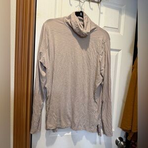 Madewell lightweight turtleneck with split hem